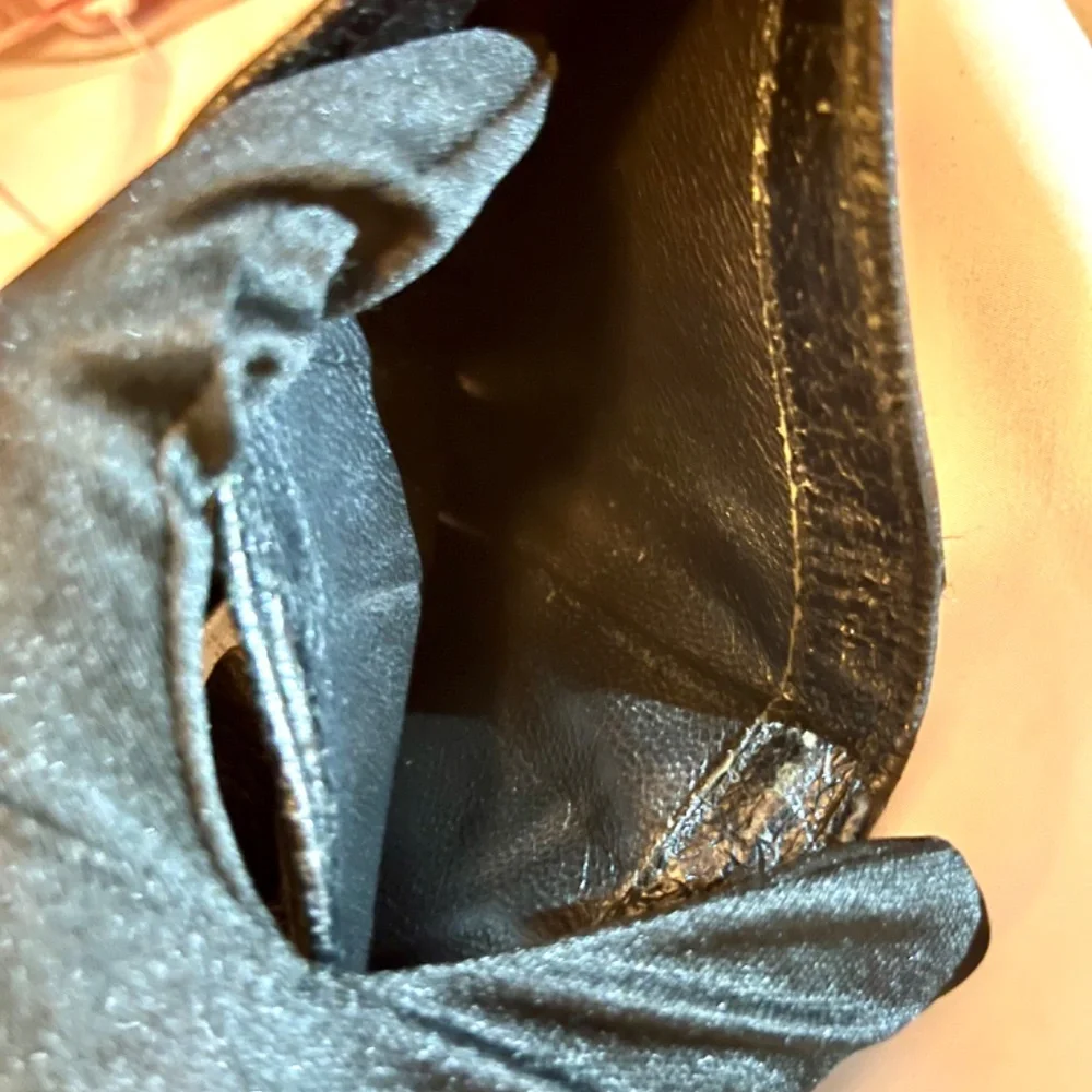 🌺Authentic Black Gucci Canvas Compact Wallet - Picture 7 of 8